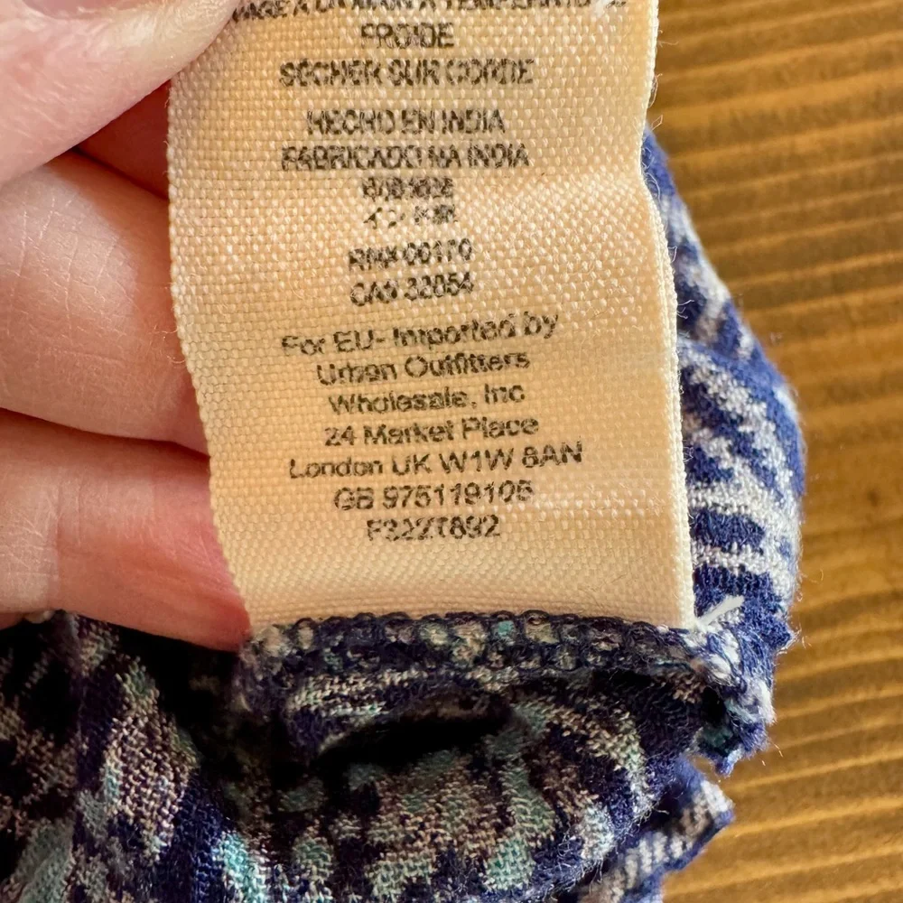 Free People Women’s Navy & Green‎ Patterned Button Up Top Size M